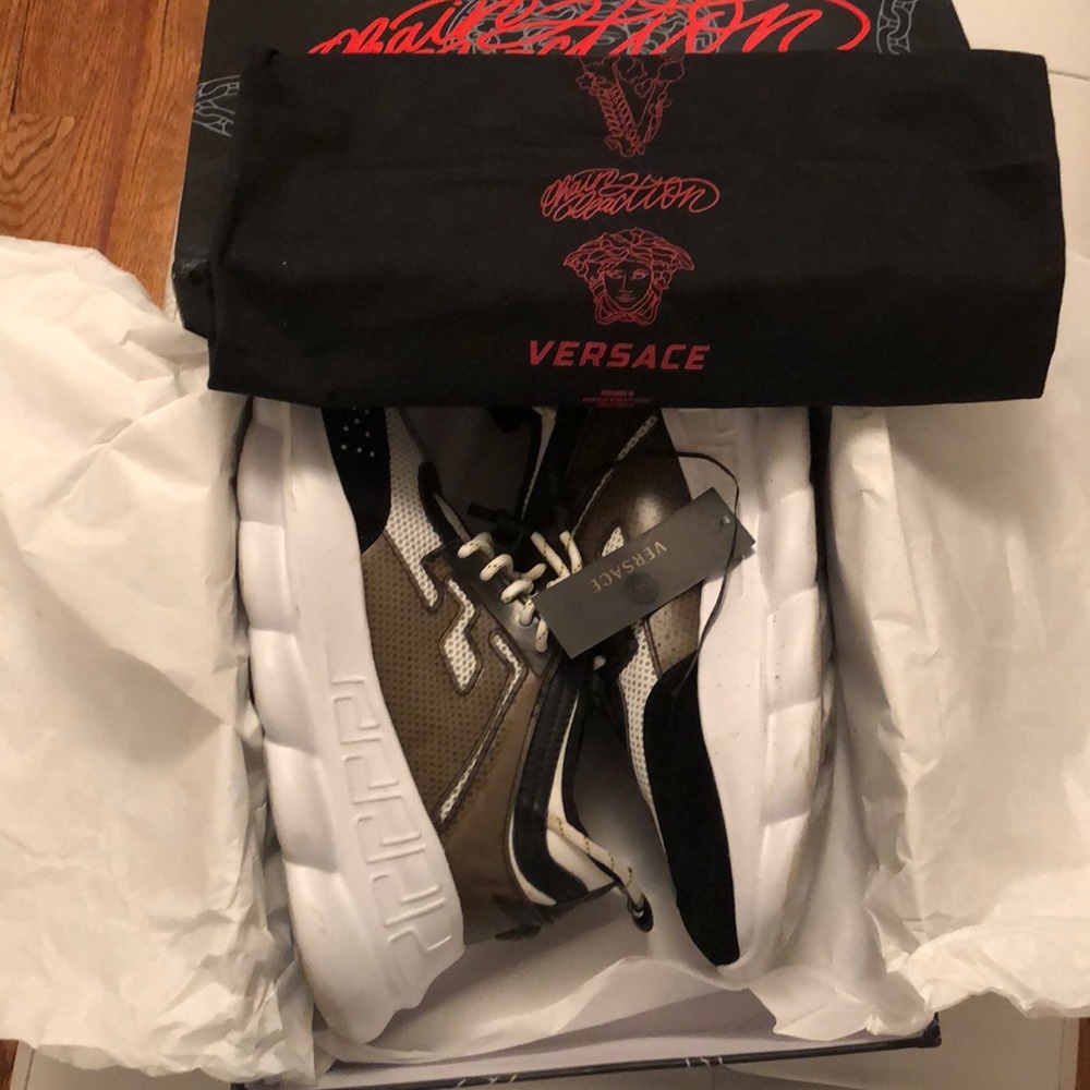 Versace Chain Reaction